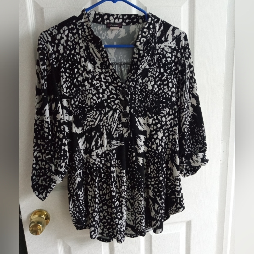 Black and White Patterned Blouse